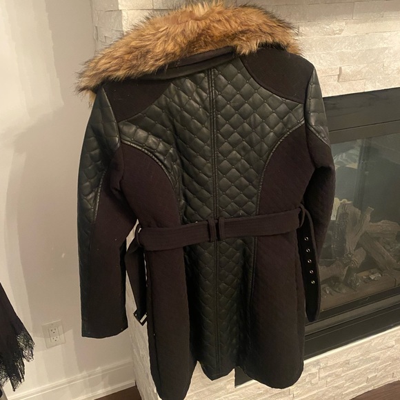BEBE quilted jacket with faux fur trim and leopard lining - Picture 2 of 4
